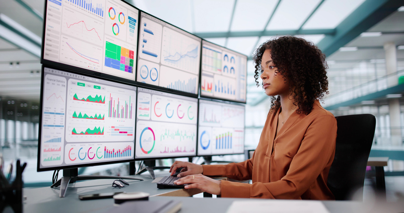 Data Analyst Using Data Analytics KPI Dashboard